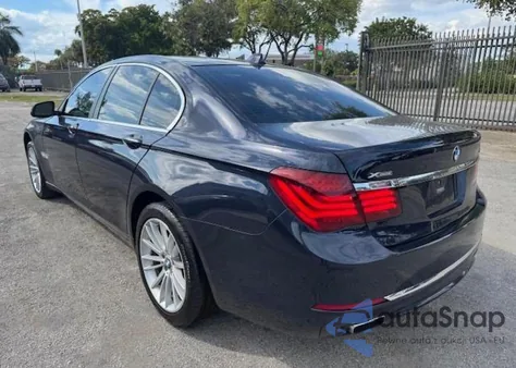 2015 BMW 750 Xi из США, поврежденный, VIN WBAYB6C5XFD965910